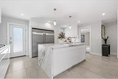 230 Ocean Avenue, Lawrence, NY 11559 - Photo 12