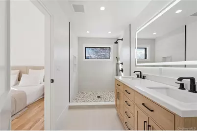 14 Bay Avenue, East Quogue, NY 11942 - Photo 16