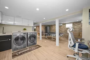 85-16 Abingdon Rd, Kew Gardens, NY 11415 - Photo 18