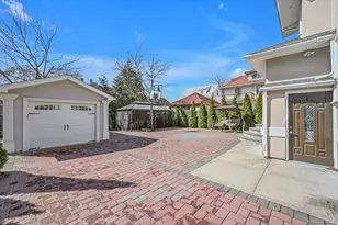 85-16 Abingdon Rd, Kew Gardens, NY 11415 - Photo 20