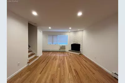 42 Sintsink Drive E #4, Port Washington, NY 11050 - Photo 4