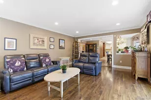 2 Knoll Ln, Glen Head, NY 11545 - Photo 20