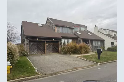 815 Anthony Drive, Lindenhurst, NY 11757 - Photo 1