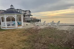 815 Anthony Dr, Lindenhurst, NY 11757 - Photo 4