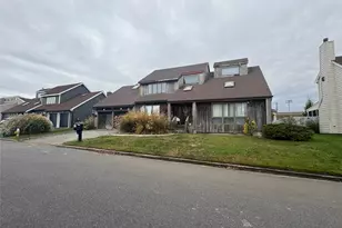 815 Anthony Dr, Lindenhurst, NY 11757 - Photo 2