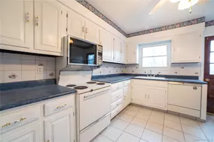 102 Burke Ct, Buchanan, NY 10511 - Photo 2