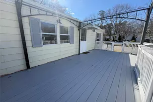 525/82 Riverleigh, Riverhead, NY 11901 - Photo 4