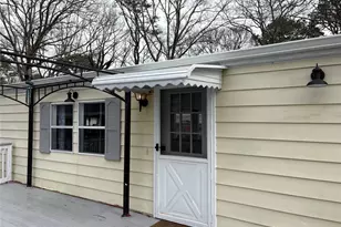 525/82 Riverleigh, Riverhead, NY 11901 - Photo 2