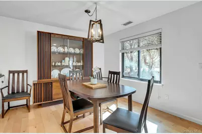 864 Skyline Drive, Coram, NY 11727 - Photo 10