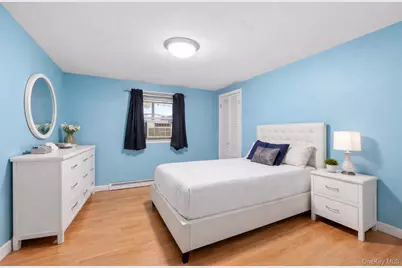 2632 Montauk Avenue, Merrick, NY 11566 - Photo 22