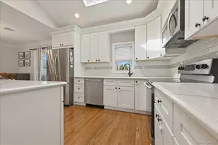 1419 Eric Ln, East Meadow, NY 11554 - Photo 12