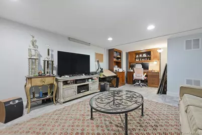 1419 Eric Lane, East Meadow, NY 11554 - Photo 30