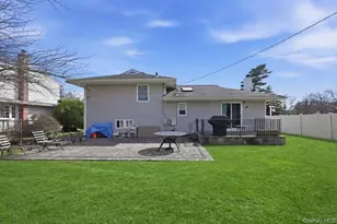 1419 Eric Ln, East Meadow, NY 11554 - Photo 32