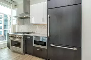 100 Garvies Point Rd, Glen Cove, NY 11542 - Photo 16