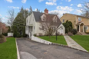 74 White Rd, Scarsdale, NY 10583 - Photo 2