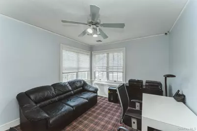 24 Welwyn Road, Great Neck, NY 11021 - Photo 18