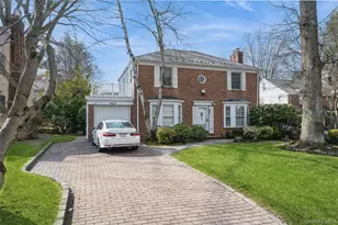 24 Welwyn Rd, Great Neck, NY 11021 - Photo 2