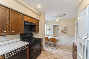 24 Welwyn Rd, Great Neck, NY 11021 - Photo 10