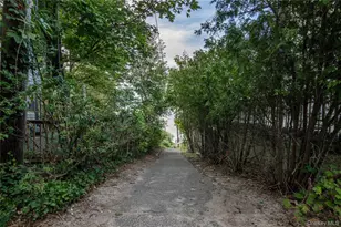 21 Cottage Rd, Calverton, NY 11933 - Photo 16