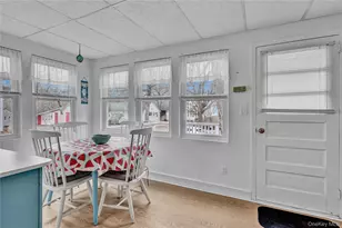 21 Cottage Rd, Calverton, NY 11933 - Photo 10