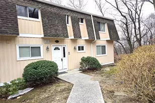 18 Pavilion Ridge Way, Suffern, NY 10901 - Photo 2