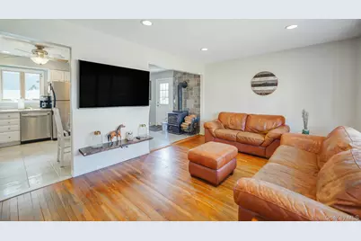 21 Adams Street N, Farmingdale, NY 11735 - Photo 14