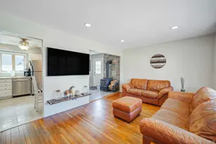 21 Adams St N, Farmingdale, NY 11735 - Photo 14