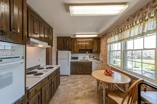 1 Bengeyfield Dr, East Williston, NY 11596 - Photo 10