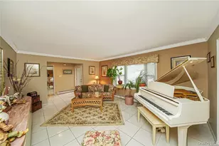 33 Peachtree Ln, Mount Sinai, NY 11766 - Photo 4