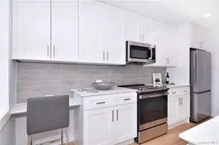 235 Wolfs Ln, Pelham, NY 10803 - Photo 4