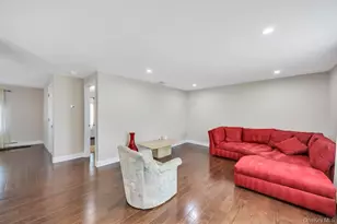 30 Andover Ln, Hicksville, NY 11801 - Photo 22