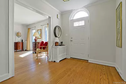 81 Oxford Road, New Rochelle, NY 10804 - Photo 4