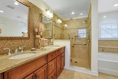 81 Oxford Road, New Rochelle, NY 10804 - Photo 32