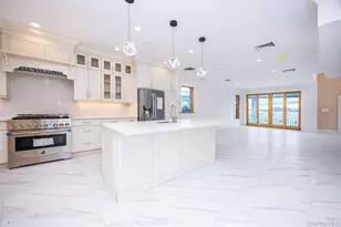 10-42 Utopia Pkwy, Whitestone, NY 11357 - Photo 20