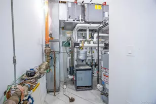 10-42 Utopia Pkwy, Whitestone, NY 11357 - Photo 50