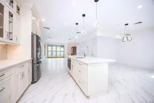 10-42 Utopia Pkwy, Whitestone, NY 11357 - Photo 18