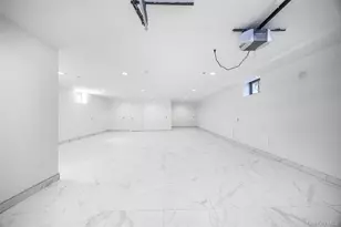 10-42 Utopia Pkwy, Whitestone, NY 11357 - Photo 32