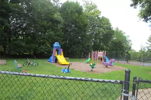 4 Oxford Ct, Suffern, NY 10901 - Photo 14