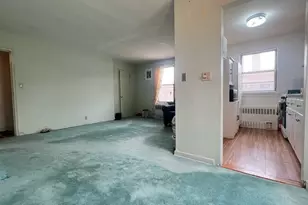 196-17 73rd Ave, Fresh Meadows, NY 11365 - Photo 4