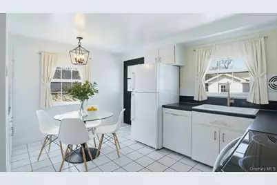 199 N Delaware Avenue, Massapequa, NY 11758 - Photo 12