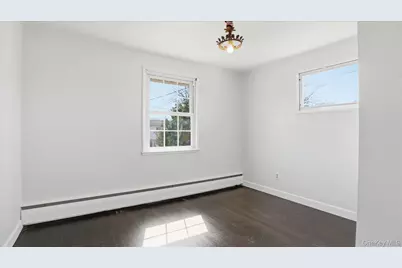 199 N Delaware Avenue, Massapequa, NY 11758 - Photo 22