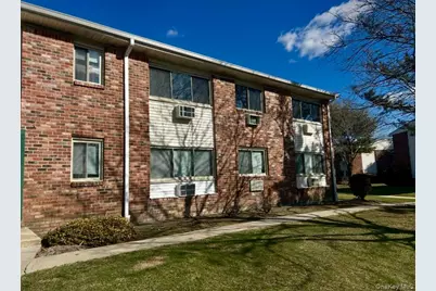 2399 Union Boulevard #8B, Islip, NY 11751 - Photo 2