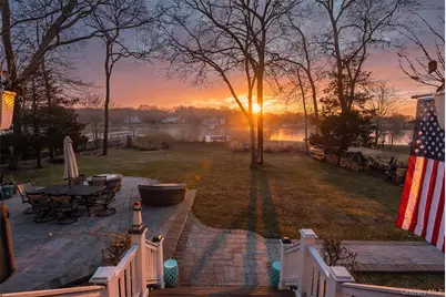 107A Ocean Avenue, Center Moriches, NY 11934 - Photo 10