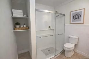 110 Jericho Tpke, Mineola, NY 11501 - Photo 8