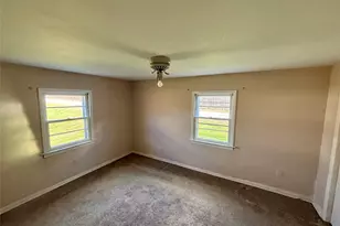 647 S Drury Ln, Rock Tavern, NY 12549 - Photo 16