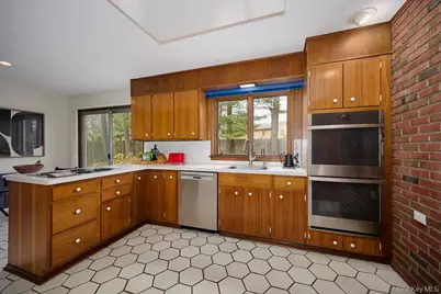 42 Thornwood Drive, Poughkeepsie, NY 12603 - Photo 18