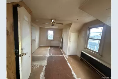 58 Roosevelt Place, Island Park, NY 11558 - Photo 14