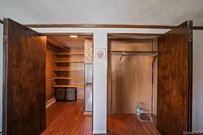 7 Woodpecker Lane, Levittown, NY 11756 - Photo 20