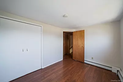 7 Woodpecker Lane, Levittown, NY 11756 - Photo 16