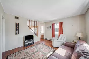 7 Woodpecker Ln, Levittown, NY 11756 - Photo 12